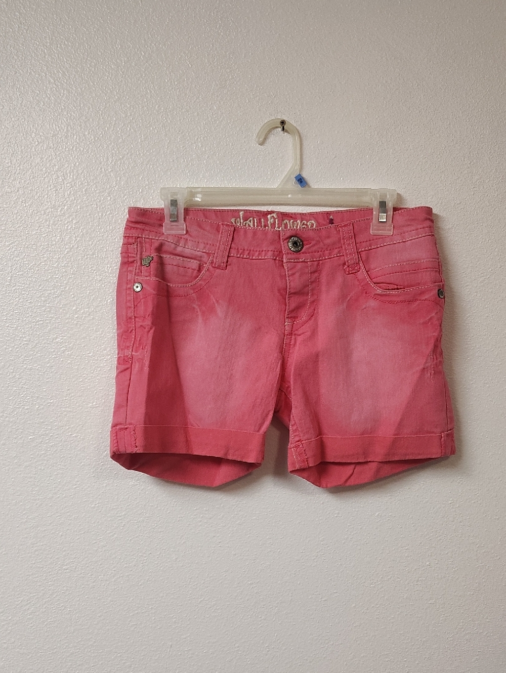 Wallflower Pink Denim Shorts Cuffed Mid Rise Embroidered Pockets‎ Size 5